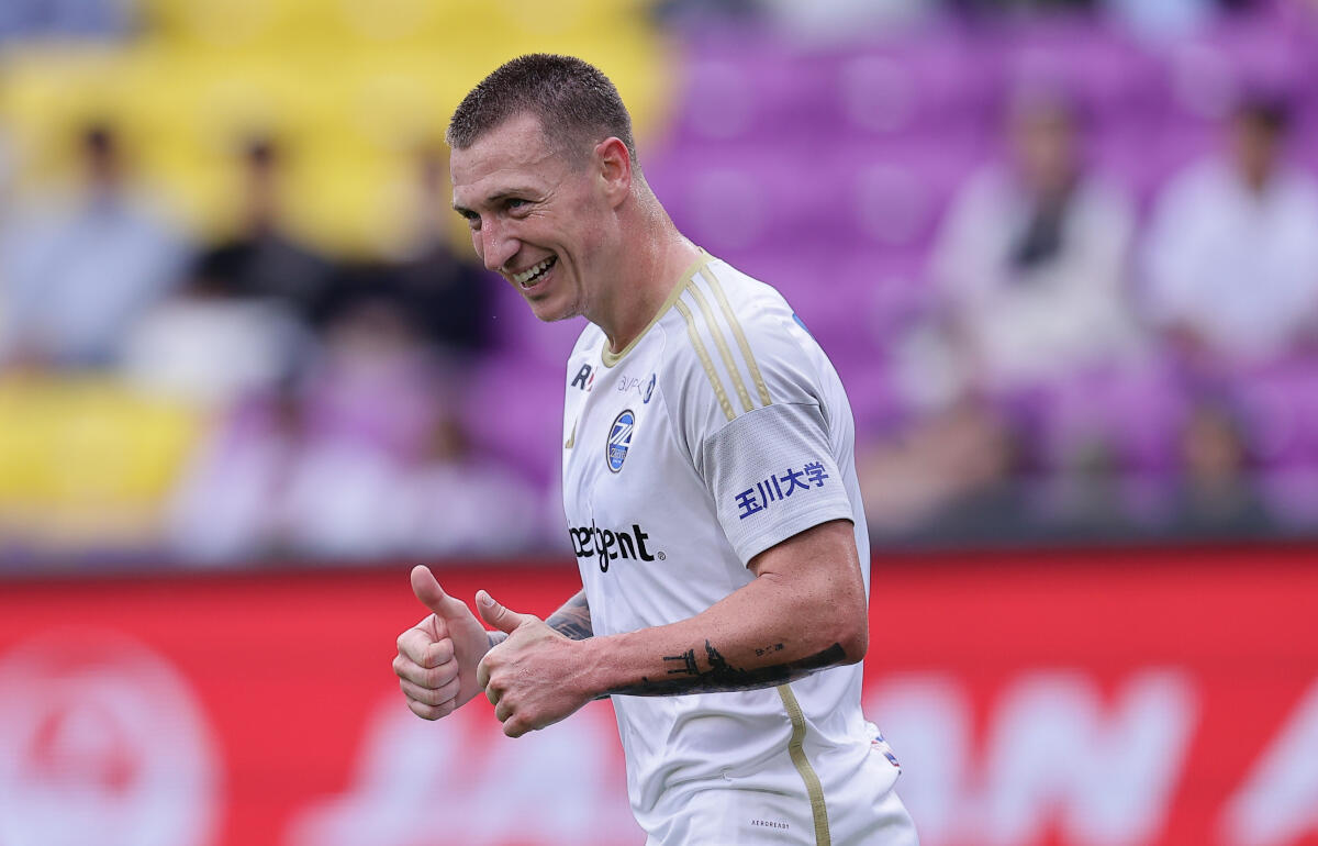 3点目を決めたミッチェル・デューク