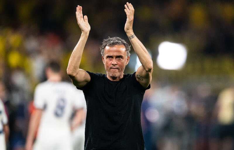 PSGを率いるルイス・エンリケ監督