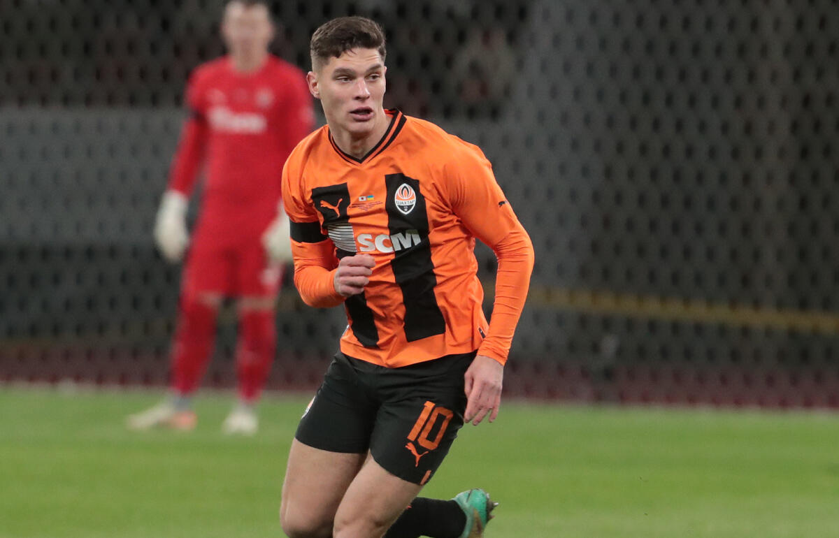 シャフタールで10番を背負うスダコフ