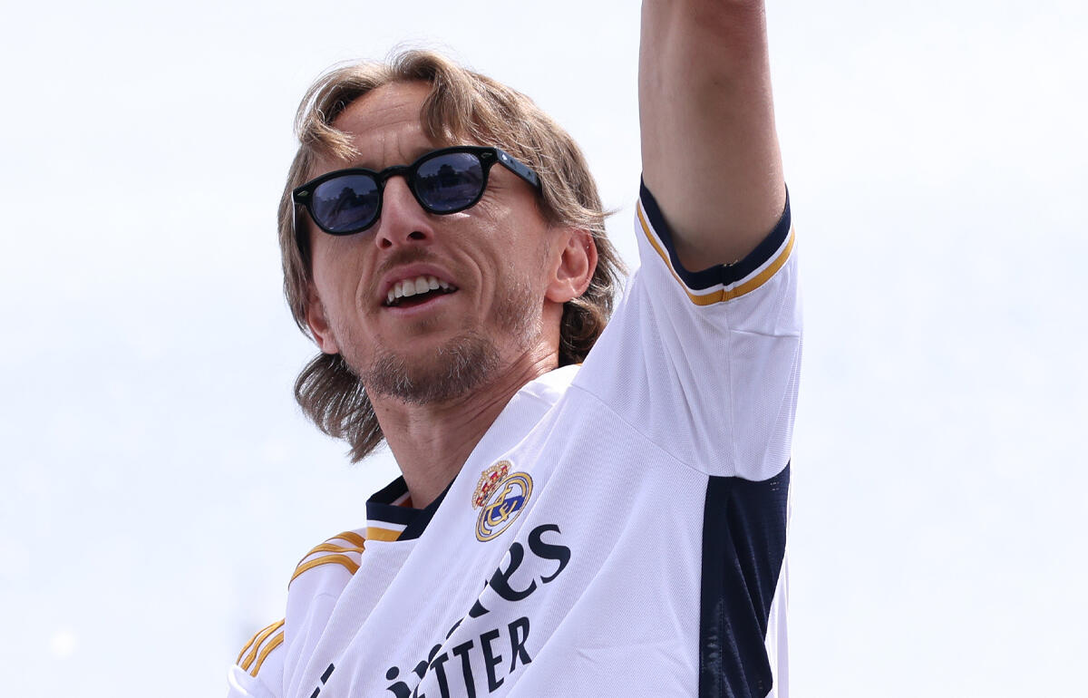 優勝パレードに参加したモドリッチ