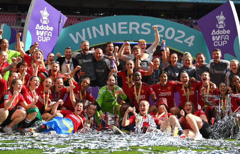 FAカップ優勝で歓喜するユナイテッド女子