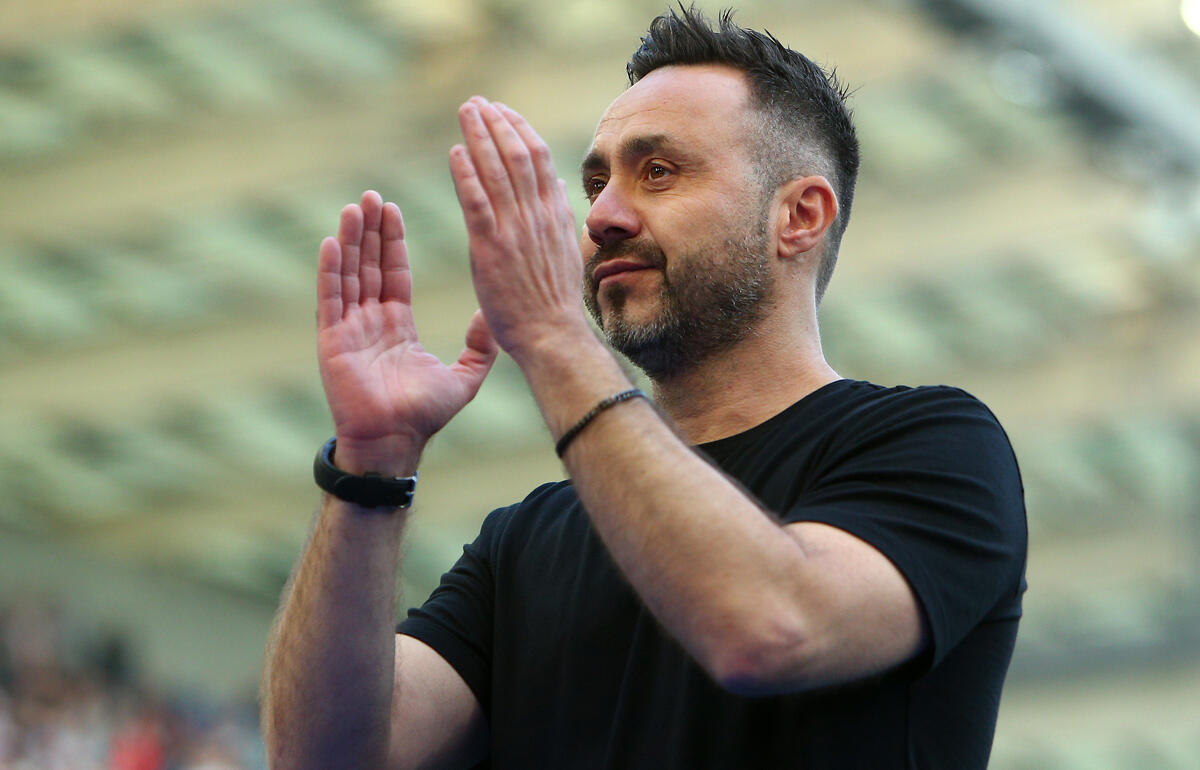 2シーズンでチームを離れるデ・ゼルビ監督