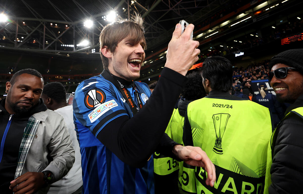 負傷もベンチで見守ったデ・ローン