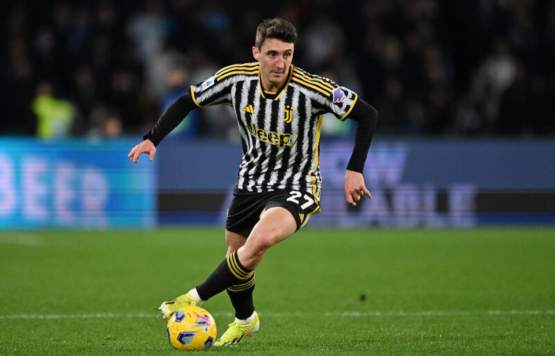 契約延長にサインしたカンビアーゾ