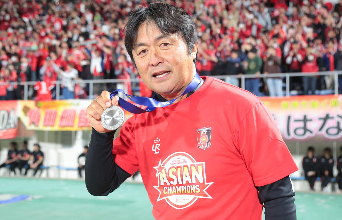 見事WEリーグ連覇＆アジアの頂点に導いた楠瀬直木監督