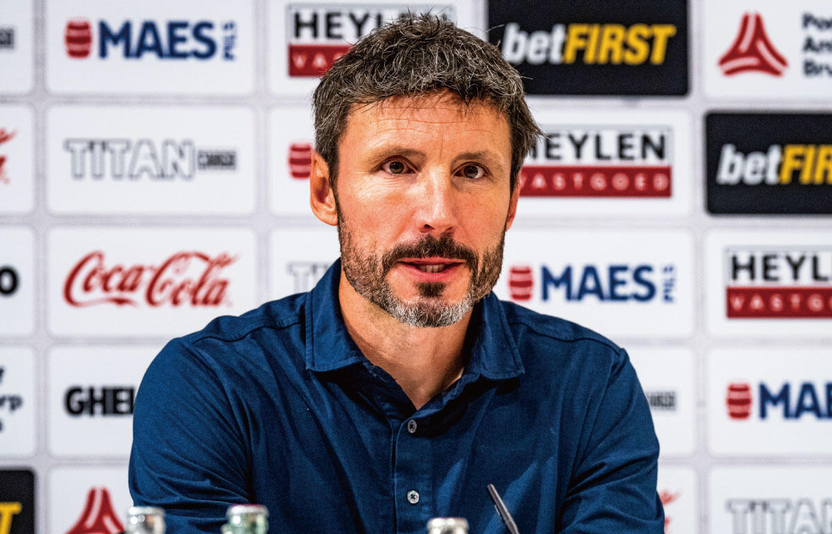 退任するアントワープのマルク・ファン・ボメル監督