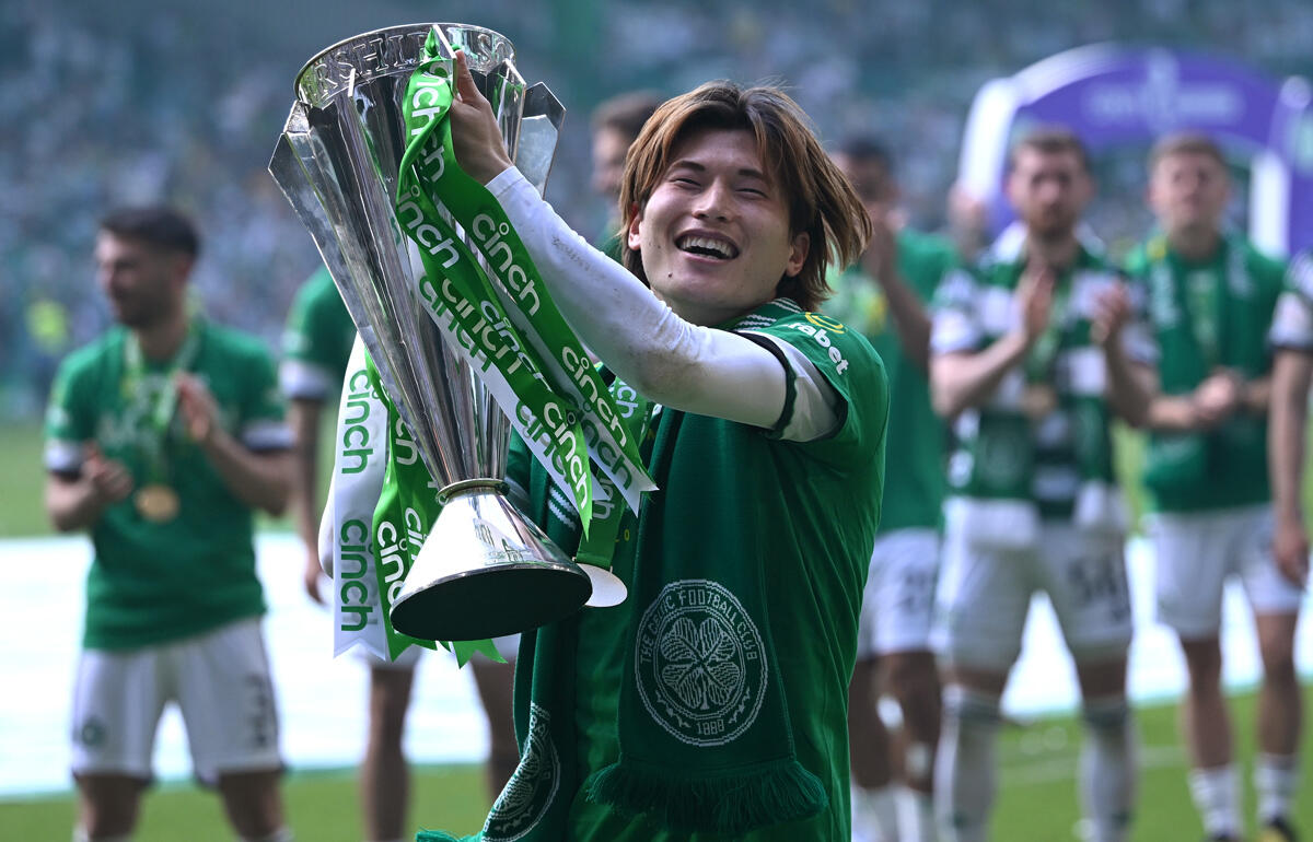 移籍の噂浮上も新ユニフォームのモデルを務めた古橋亨梧