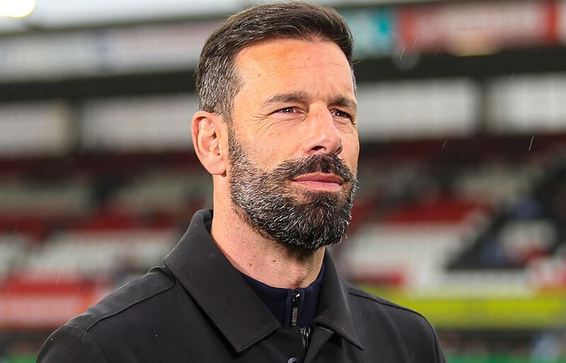 レスターが後任としてリストアップしたファン・ニステルローイ氏