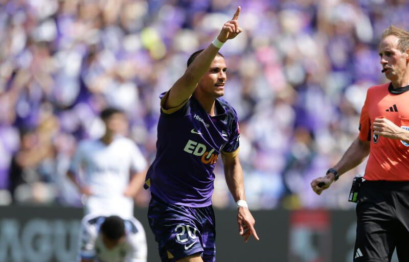 2ゴールの広島FWピエロス・ソティリウ