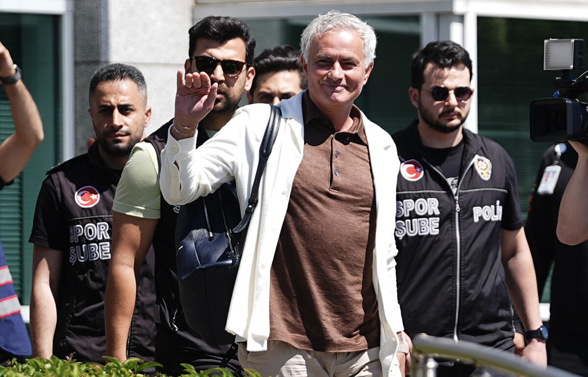 イスタンブールに到着したモウリーニョ氏