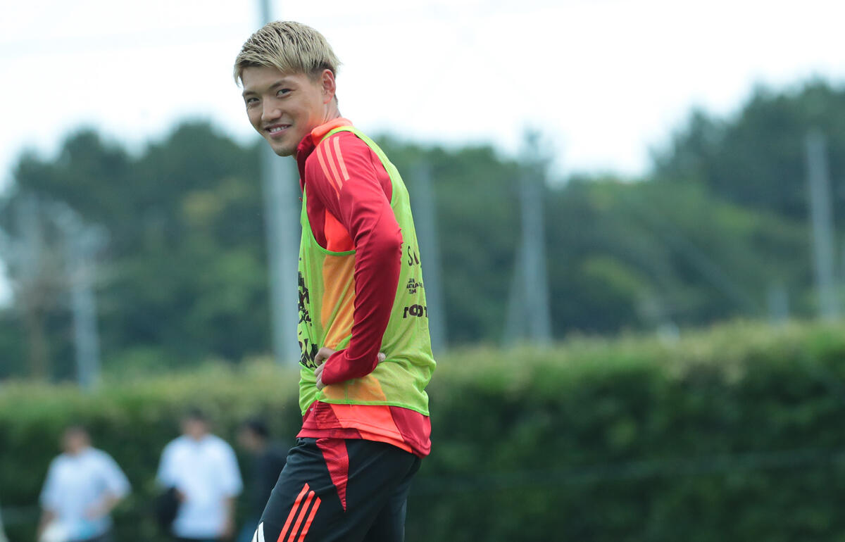 トレーニングに励む堂安律