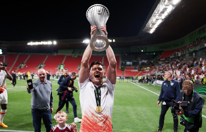 契約延長にサインしたクレスウェル