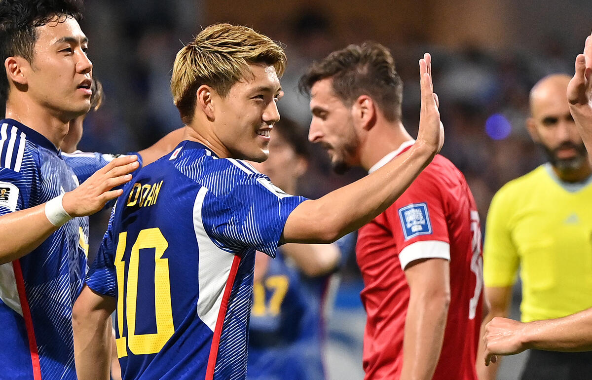 強烈なミドルを突き刺した堂安律