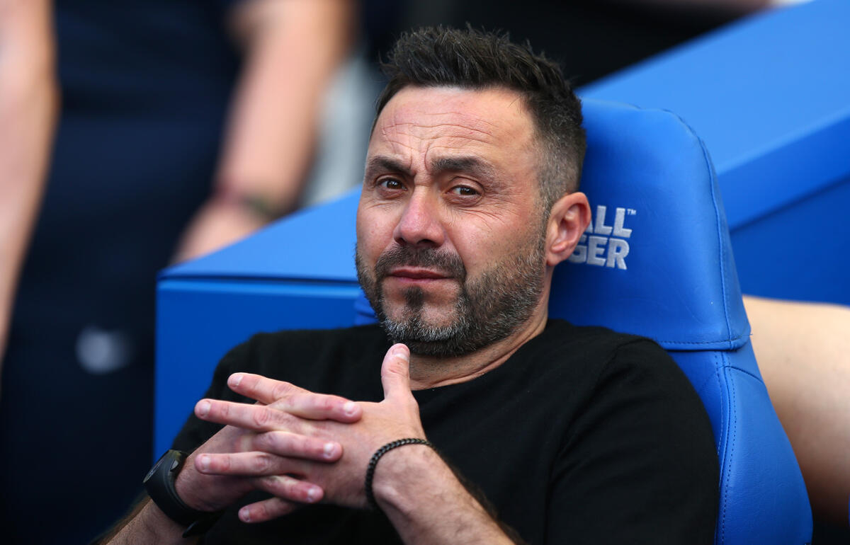 ブライトンの監督を電撃退任となったデ・ゼルビ氏