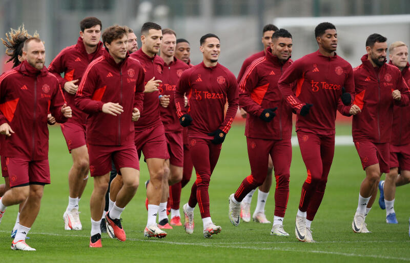 ユナイテッドのトレーニング場で練習に励む所属選手たち