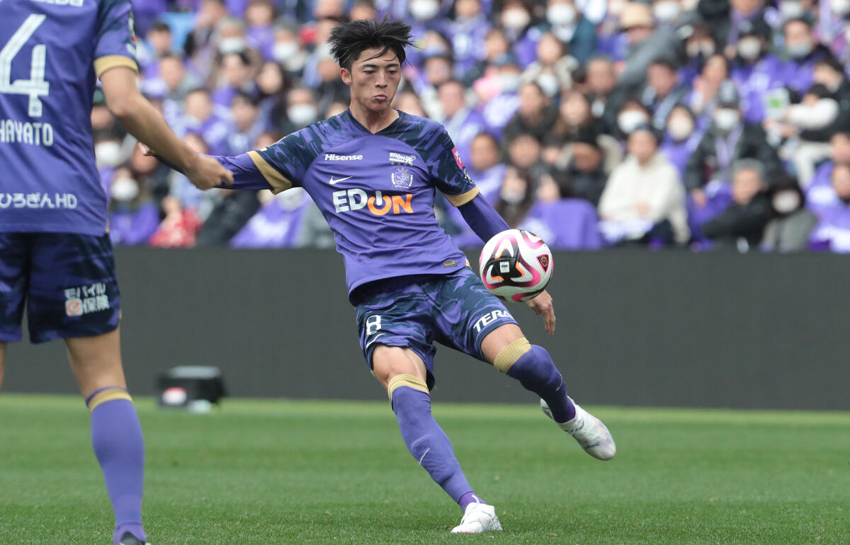 海外クラブへの移籍のためチームを離れる広島・川村拓夢