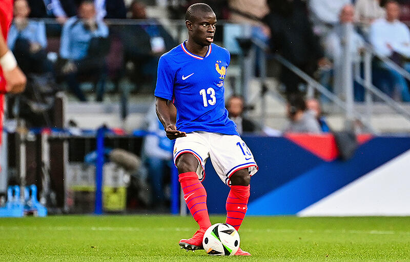 フランスの注目はカンテ