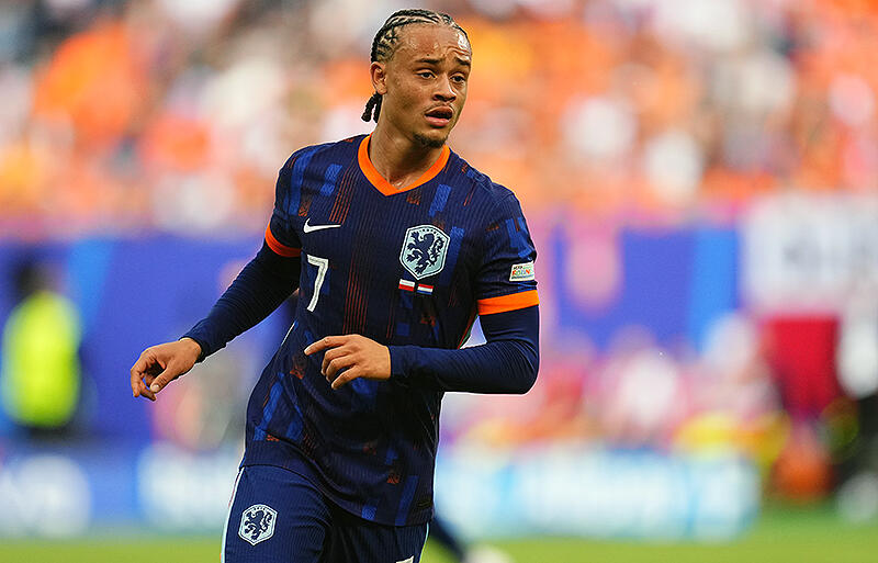 バイエルン狙うシャビ・シモンズ