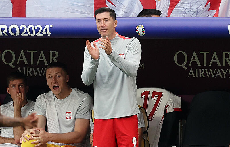 初戦はベンチでチーム見守ったレヴァンドフスキ