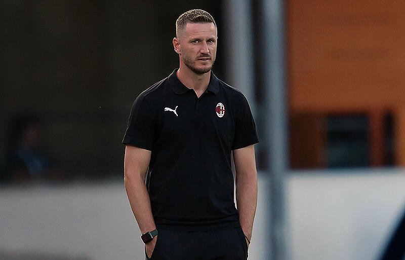 セリエBで初采配振るうアバーテ氏