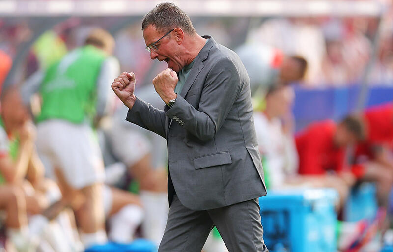 今大会初白星を喜ぶラルフ・ラングニック監督