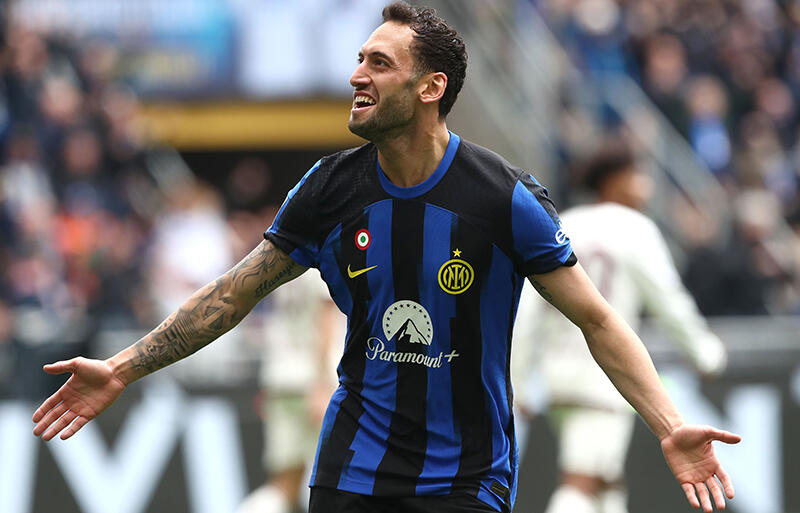 バイエルンがインテルの主力ハカン・チャルハノールに関心