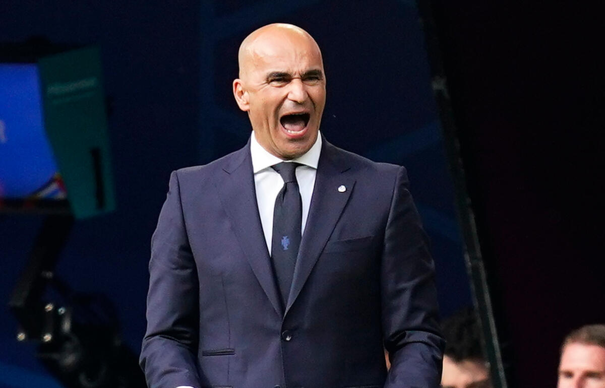 勝利を喜んだロベルト・マルティネス監督