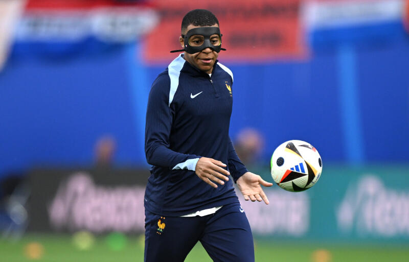 正規品　ムバッペ　2022　フランス　ホーム　オーセンティック　カタールW杯 NIKE フランス代表 2022 ユニフォーム ホーム 半袖 レプリカ #10