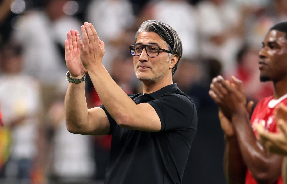 グループステージ突破を決めたヤキン監督