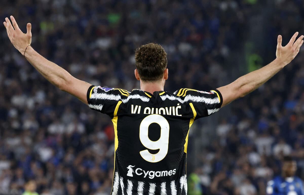 2017年から背番号の下にCygamesのロゴが掲出