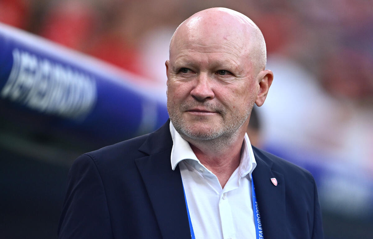 チェコを率いた元Jリーガーのハシェック監督