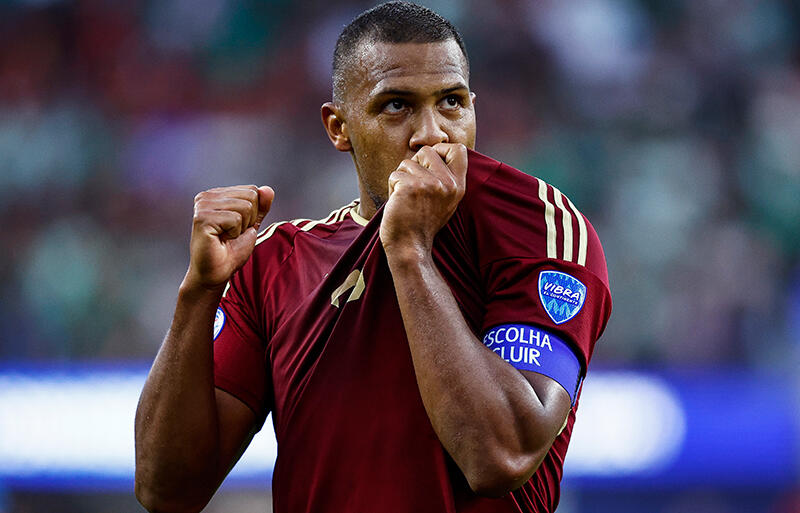 決勝弾を決めたサロモン・ロンドン