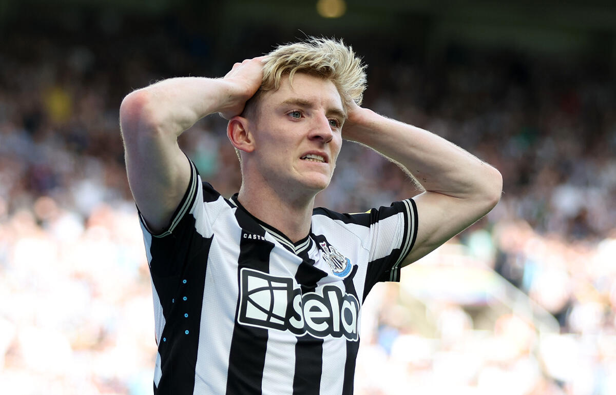 イングランド代表でもプレーするゴードンをリバプールは望まず