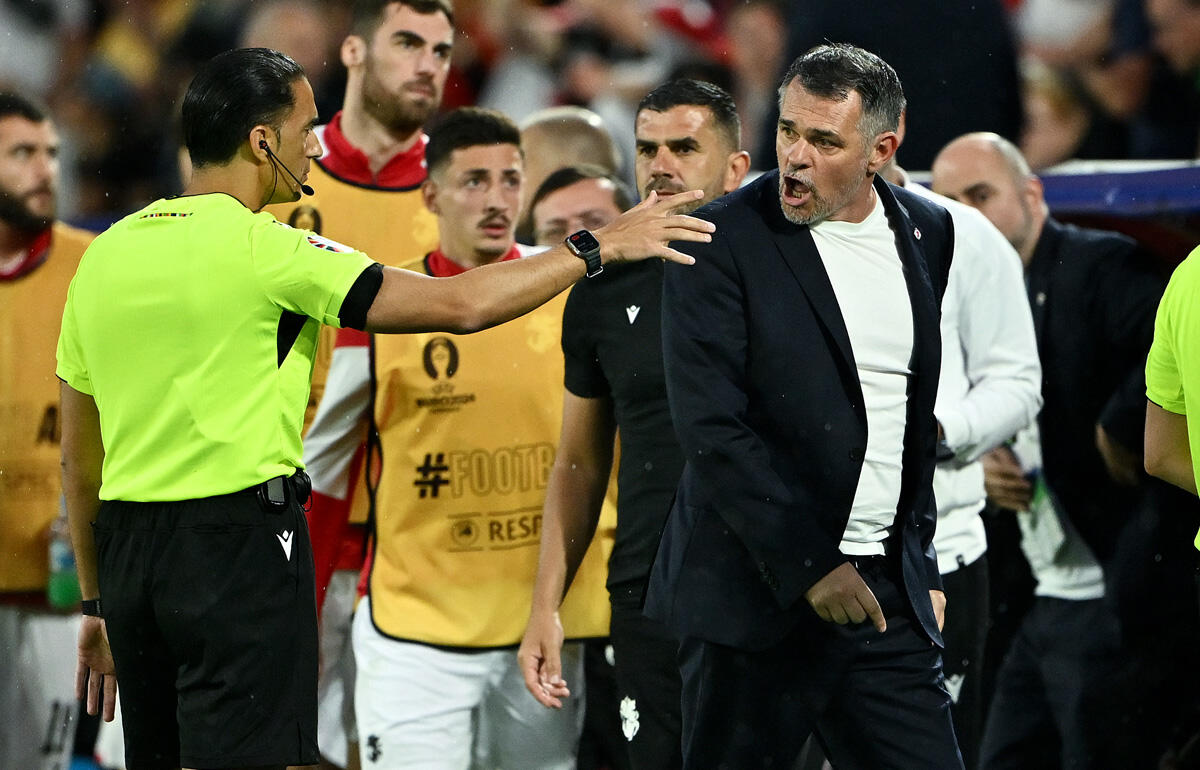 初出場でベスト16と躍進したジョージア代表サニョル監督