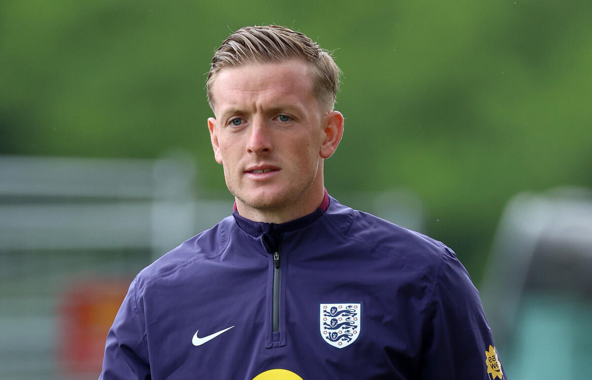 スイス戦へ向かうピックフォード