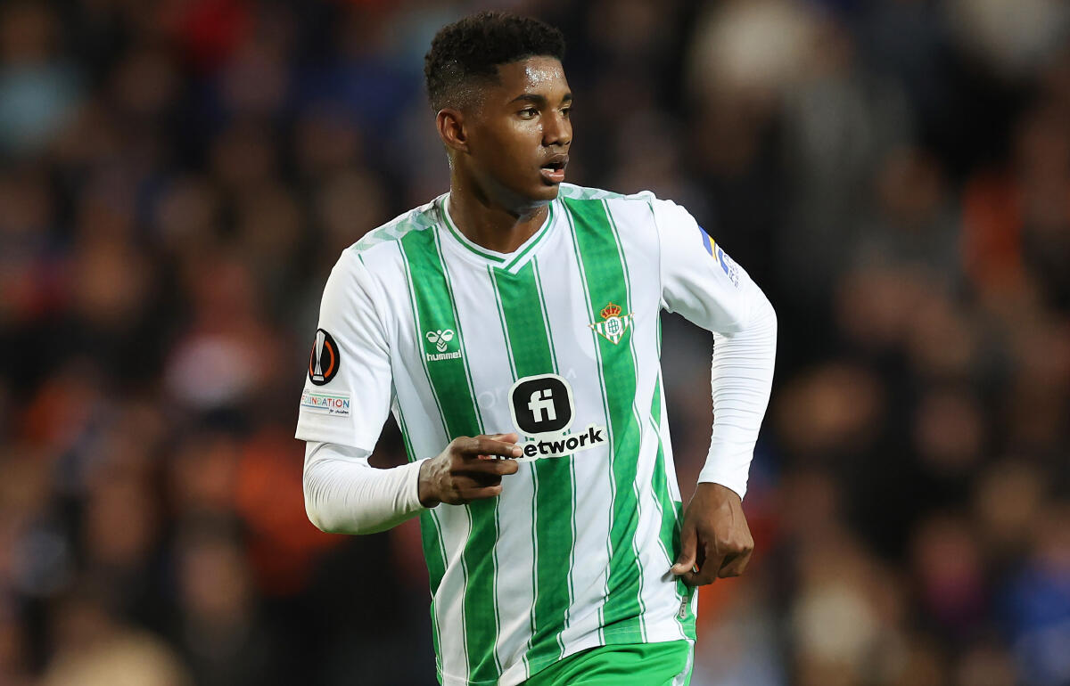 ベティスDFアブネル・ヴィニシウス