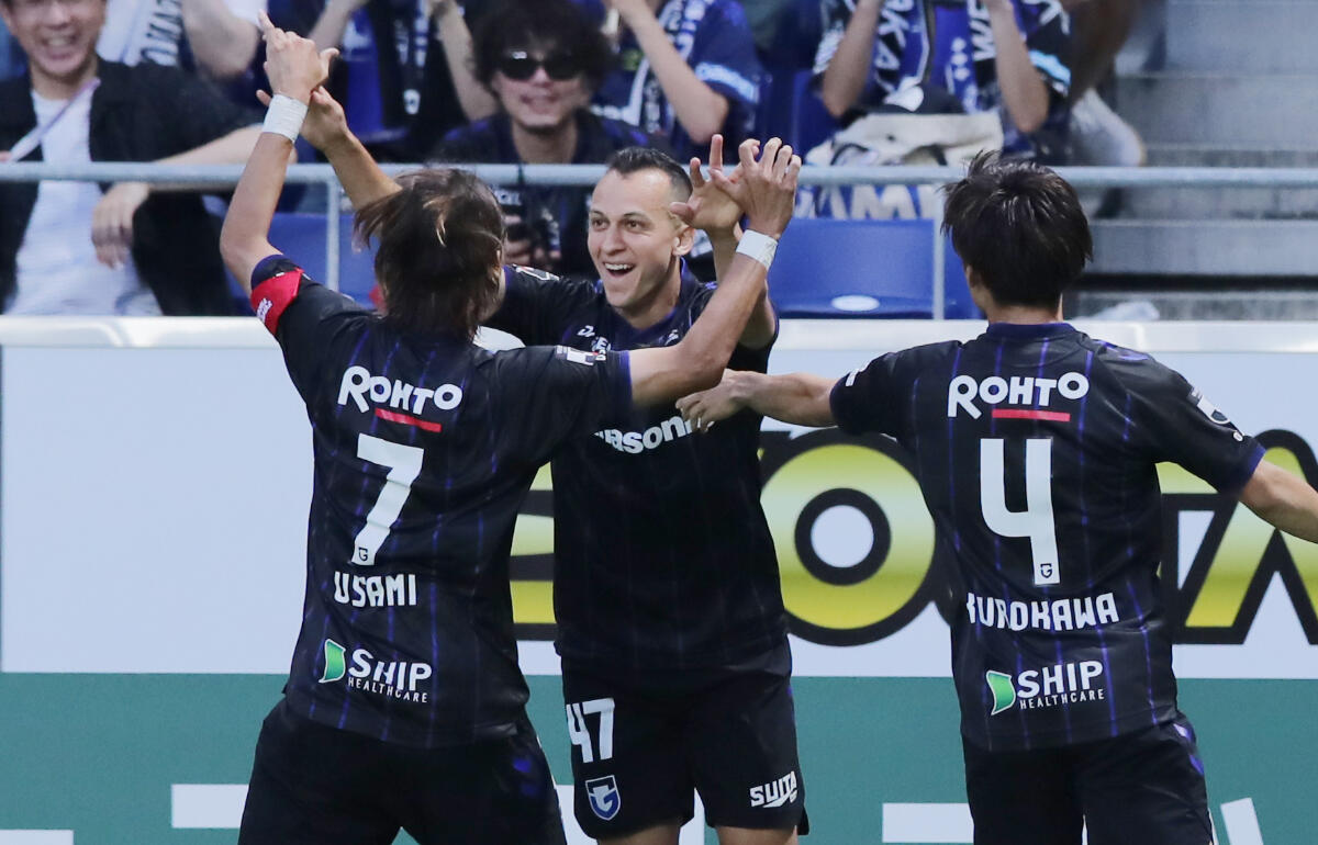 先制弾のファン・アラーノ