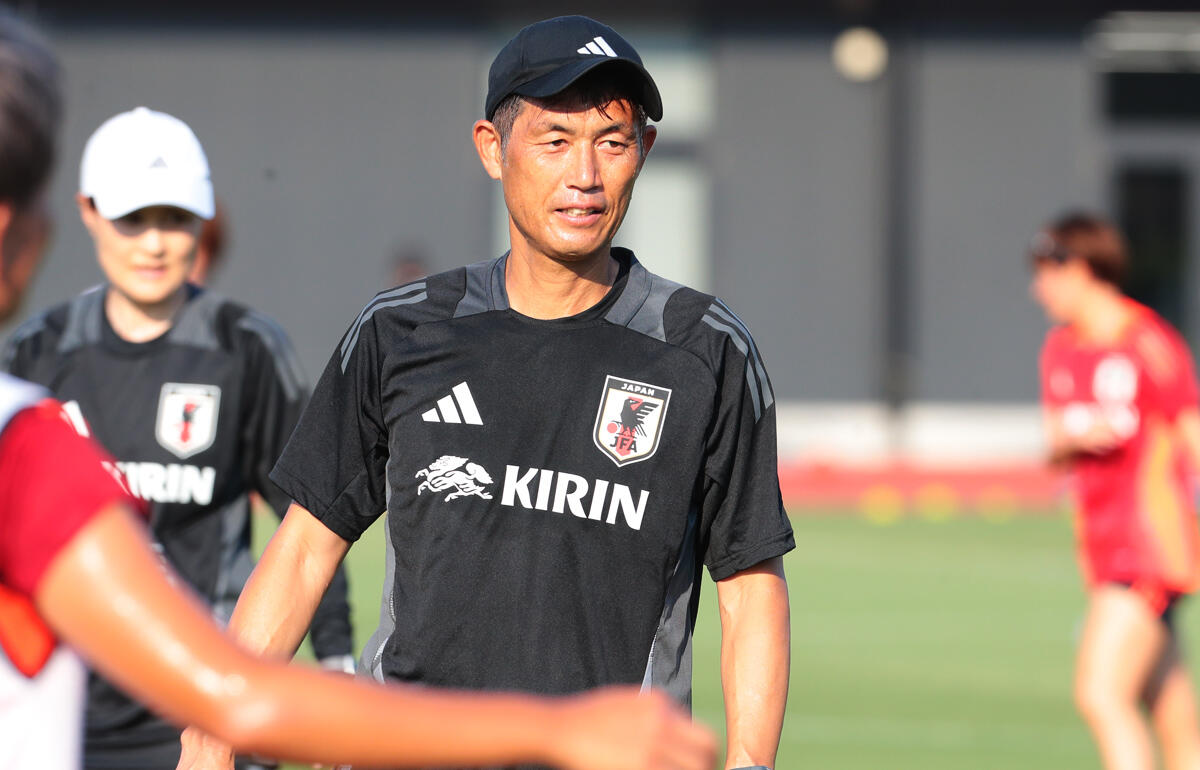 なでしこジャパンを指揮する池田太監督