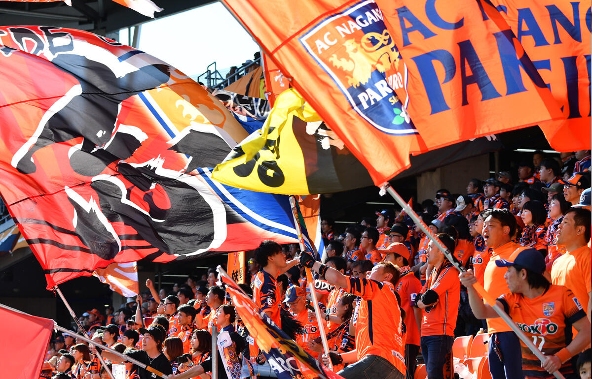 長野のDF冨田康平が6カ月の離脱に