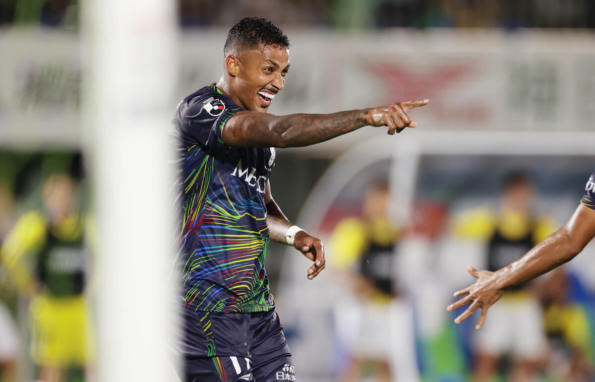 ハットトリックの活躍を見せたルキアン