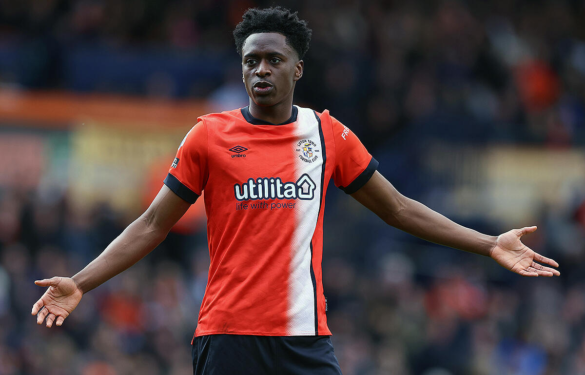 昨季はルートンでプレーしたサンビ・ロコンガ