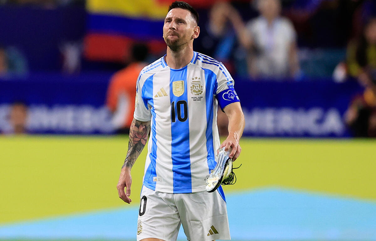 負傷交代のメッシは右足首じん帯損傷で離脱に…