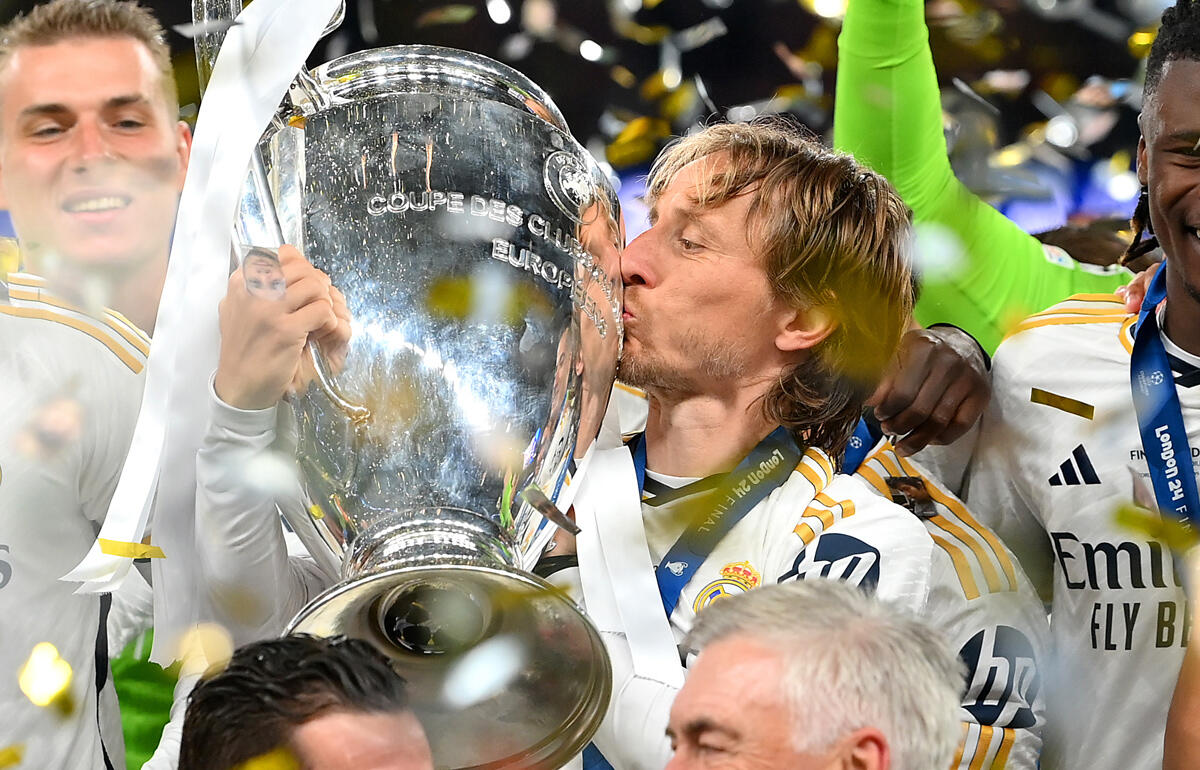 レアル・マドリーでもう1年プレーするモドリッチ