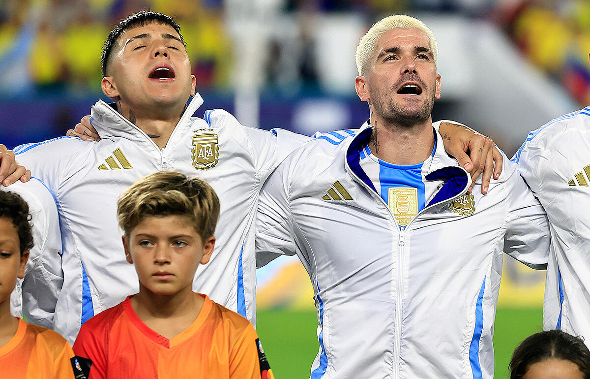 後輩エンソを擁護するデ・パウル