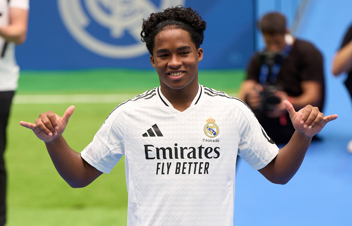 レアル・マドリーと正式契約を交わしたエンドリッキ