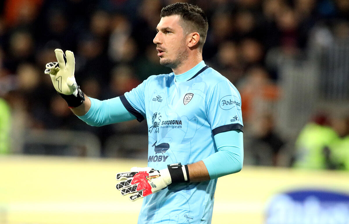 ミランがイタリア人GKシモーネ・スクフェット獲得に向けて交渉中か