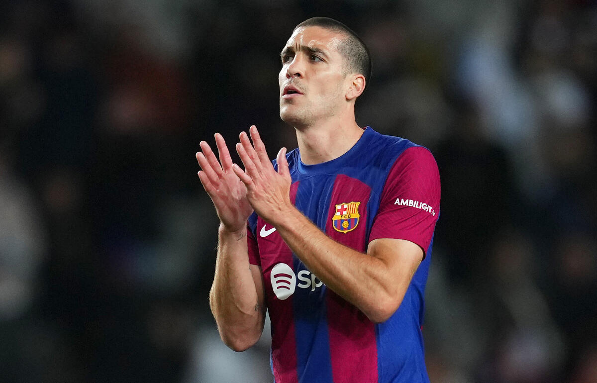 バルセロナのキャンプを離れたロメウ