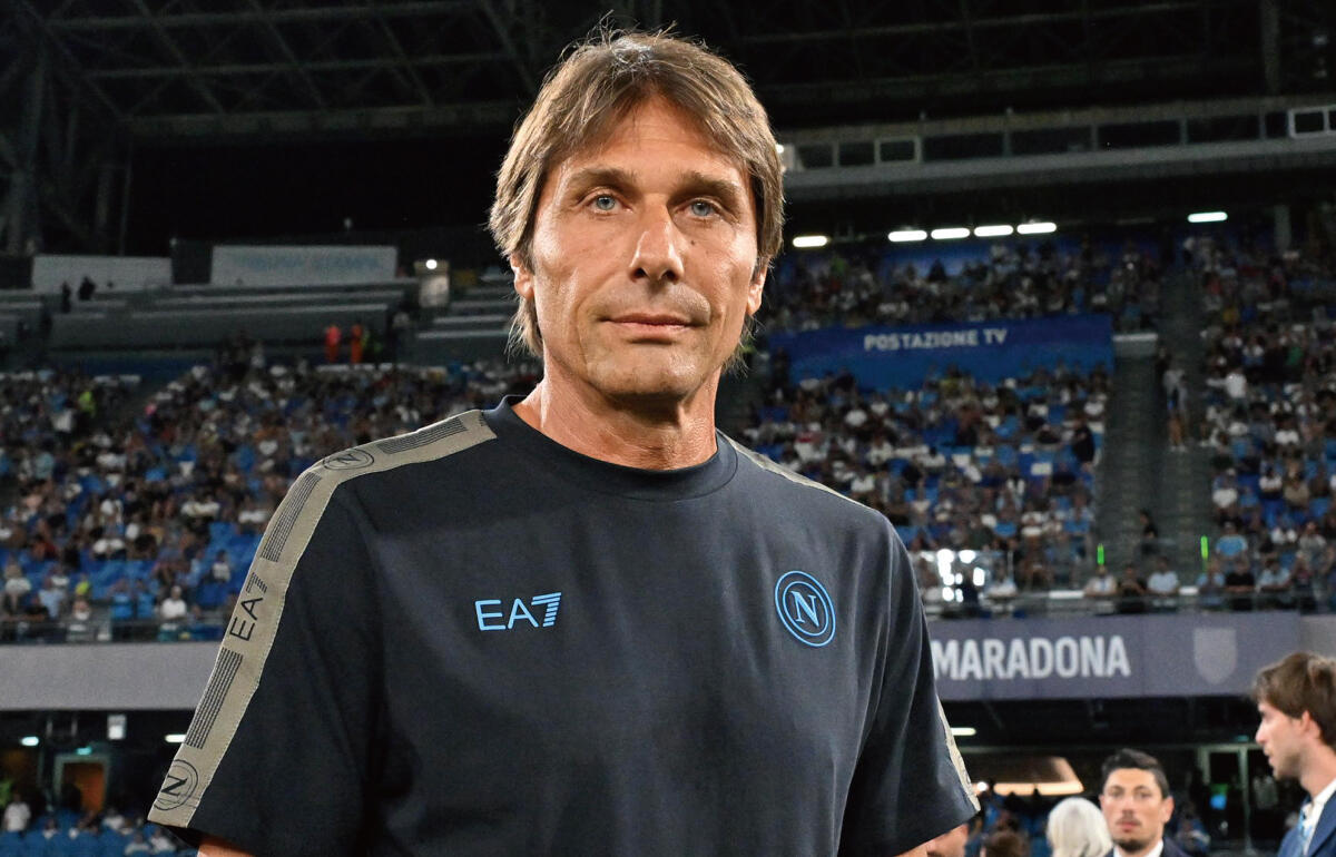 ナポリのアントニオ・コンテ新監督が初陣後...