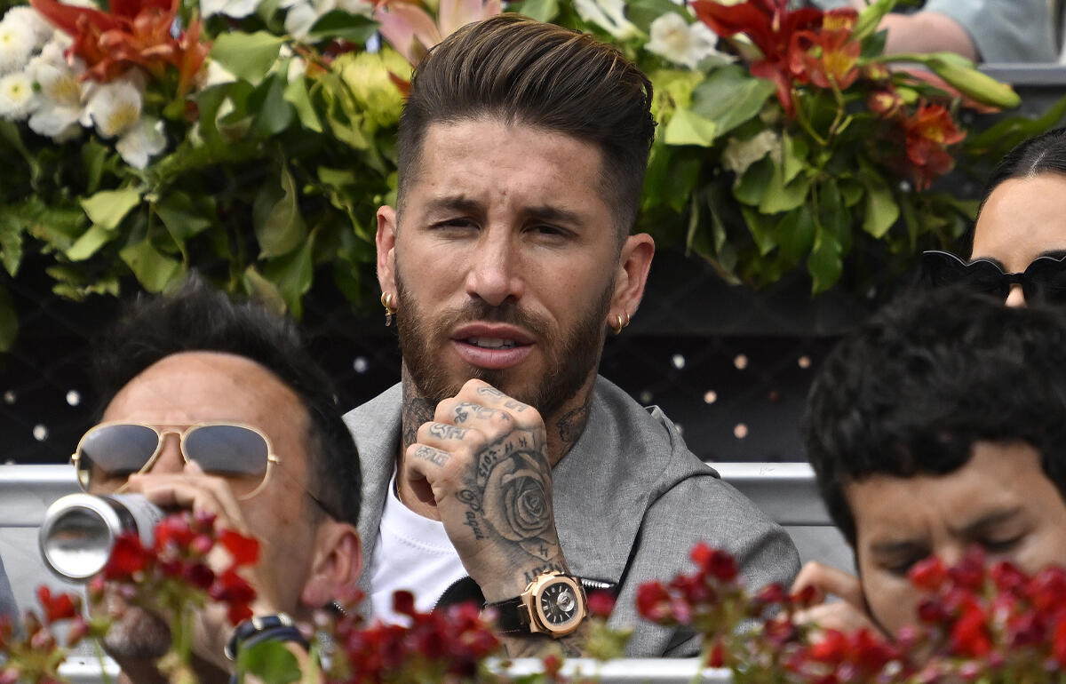 セルヒオ・ラモスが日本のアーティストを追悼