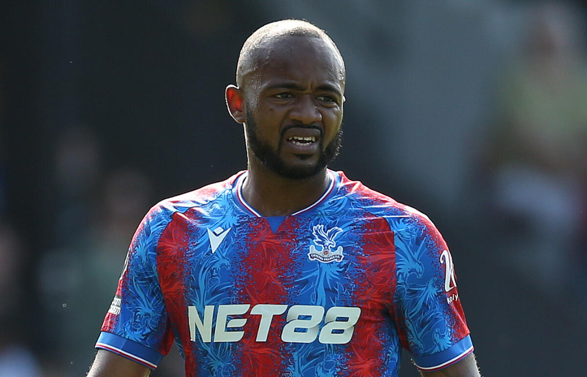 レスター行きのJ・アイェウ